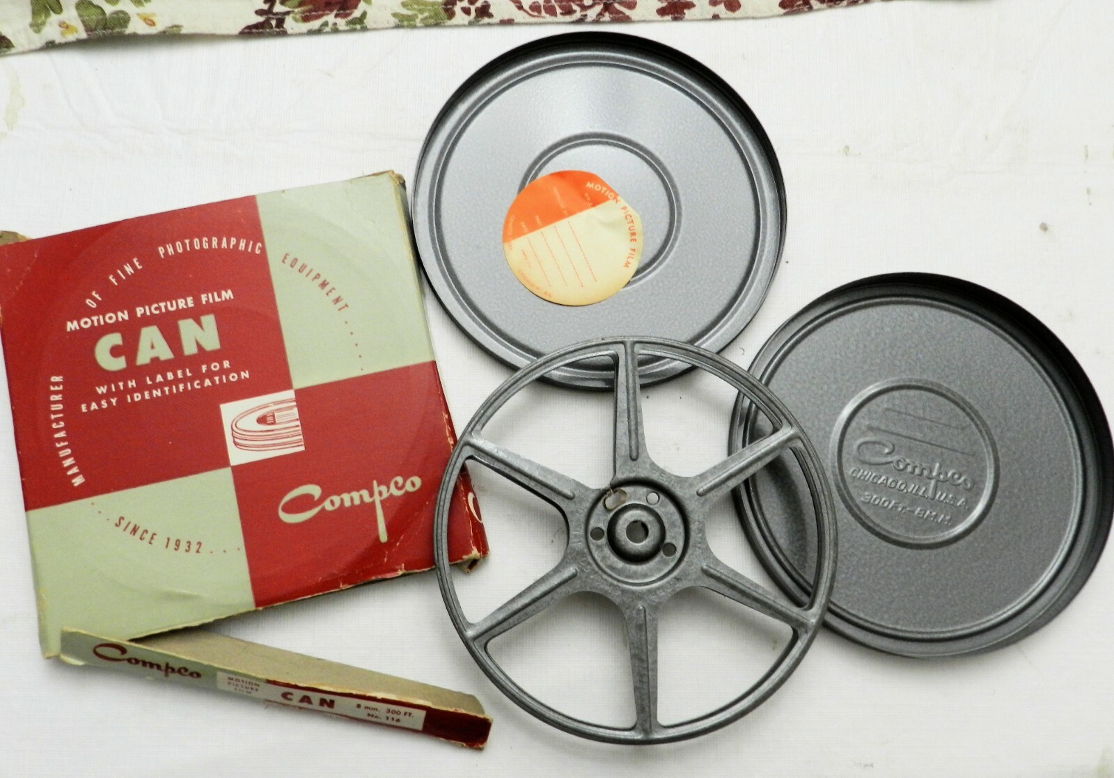 Vtg Compco Motion Picture Film Can & Reels 8mm–400 ft–No.116 w/Box