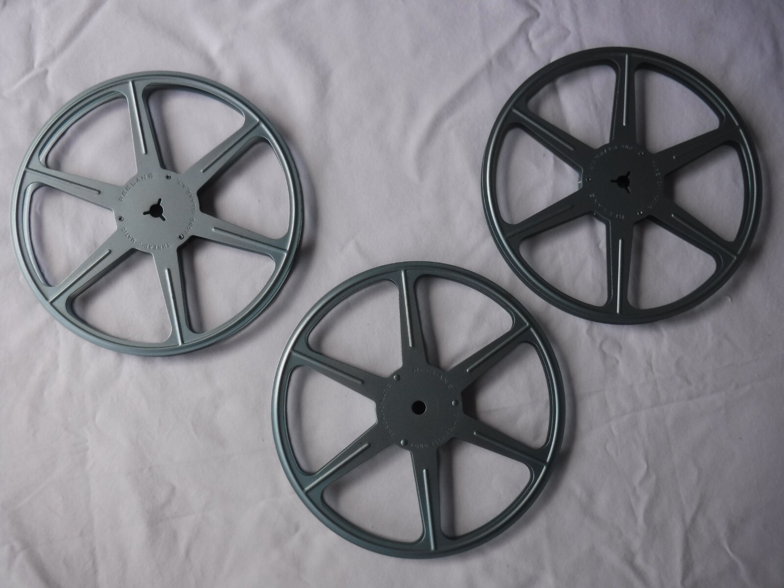 3 Vintage Metal Film Movie Canisters Reels 7″ Broadway NY Tin Green Tins 8mm