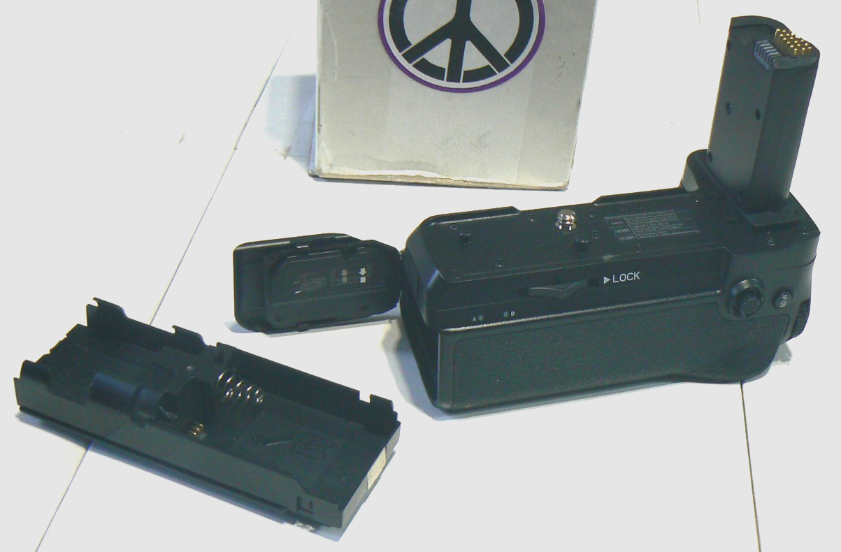 Neewer Power Battery Pack Grip Replacement for MB-N11 for Nikon Z611 / Z711