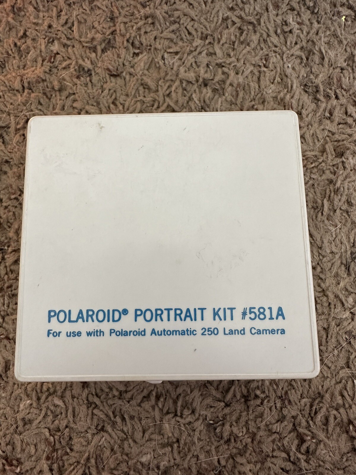 POLAROID Portrait Kit #581 Vintage
