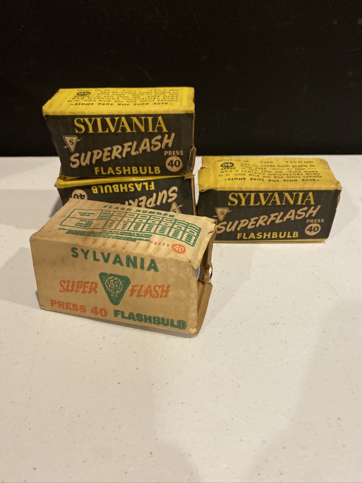 Vintage Lot of Unused Flash Bulbs & Cubes GE, Sylvania & Mastercraft