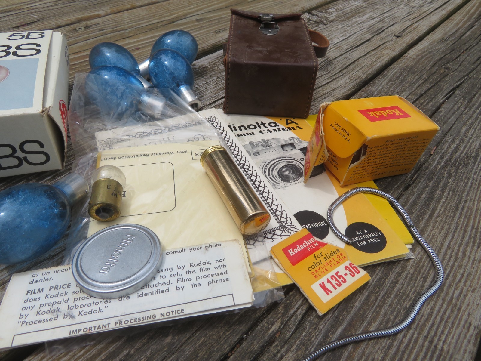 VINTAGE WALZ CAMERA, 17 BLUE GE FLASH BULBS, ARGUS L3 EXPOSURE METER ~ MISC LOT