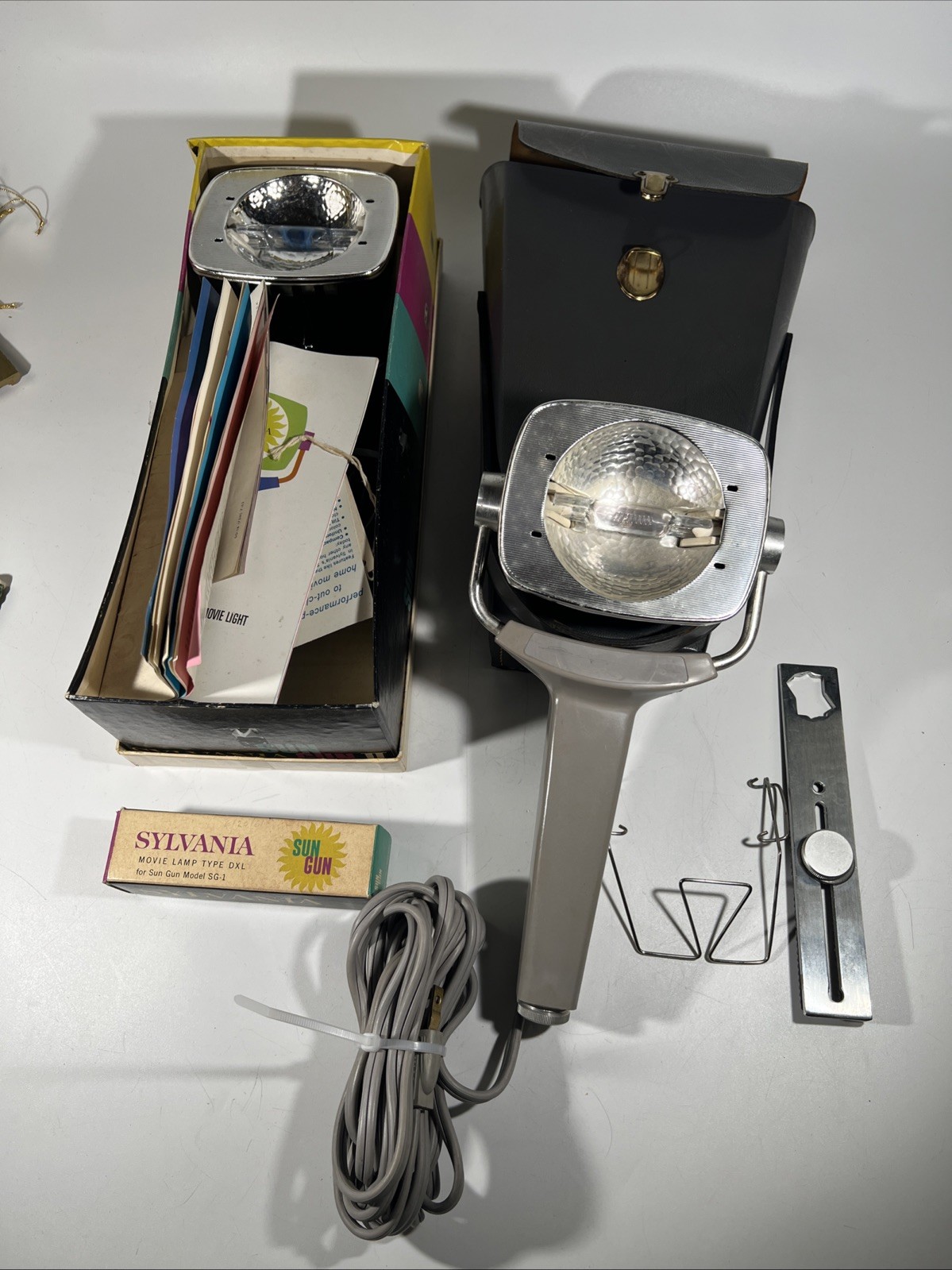 Cintage Sylvania SG1 & SG2 Sun Gun Movie Light Original Box Tested Working Lot