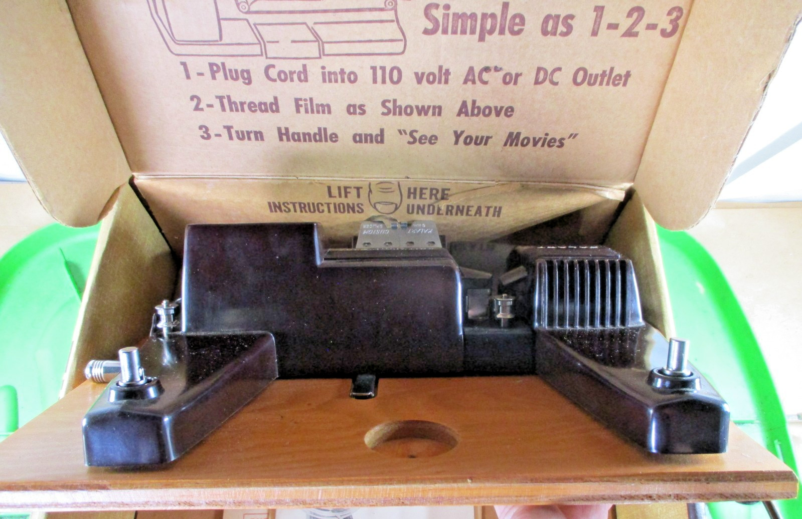 Kalart 8mm Film Movie Editor Viewer Eight w Original Box 1960’s Tested=Good