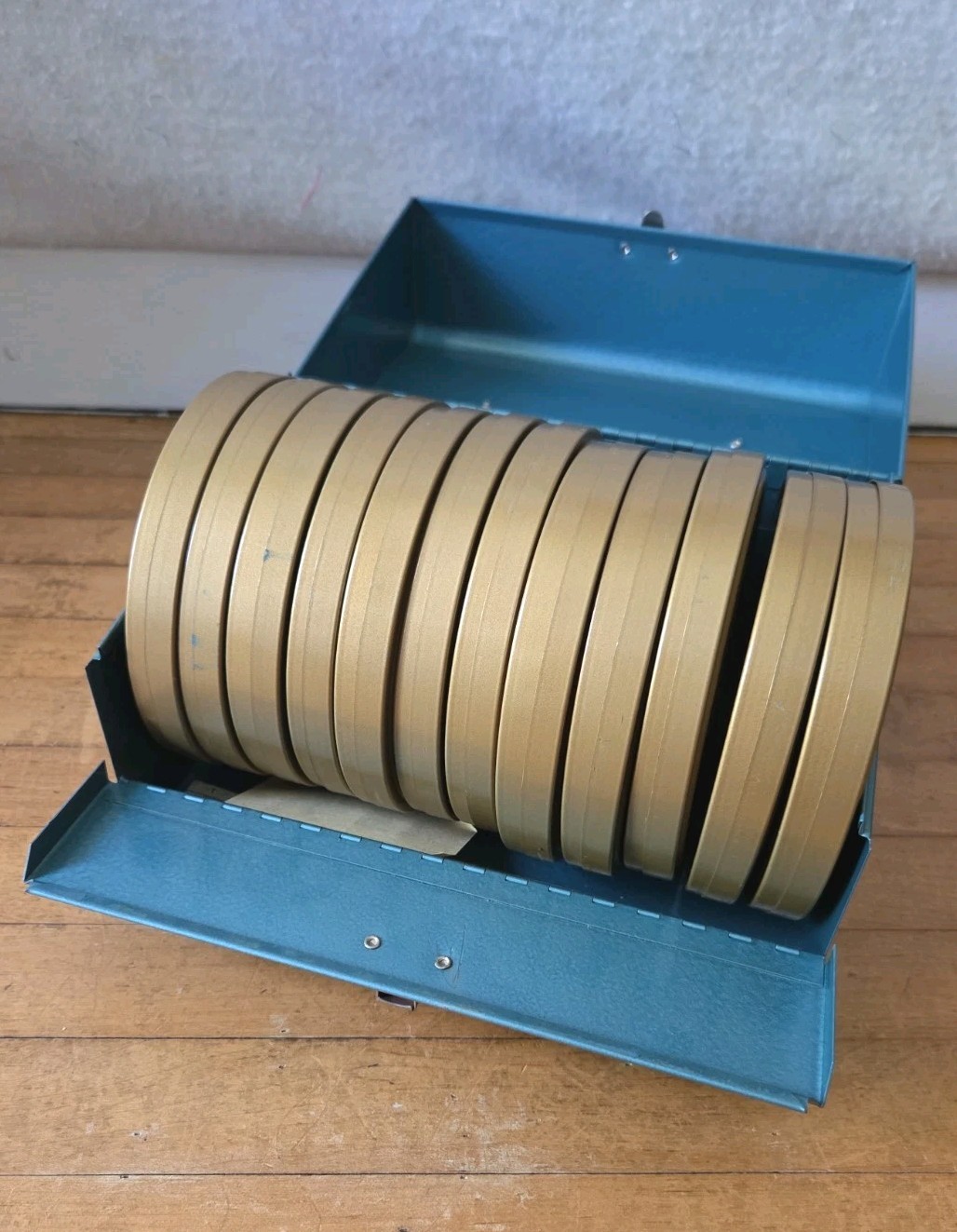 Super 8mm Film Storage Case Box with 12 Slots & 12 Metal Reel Canisters Vtg 1960