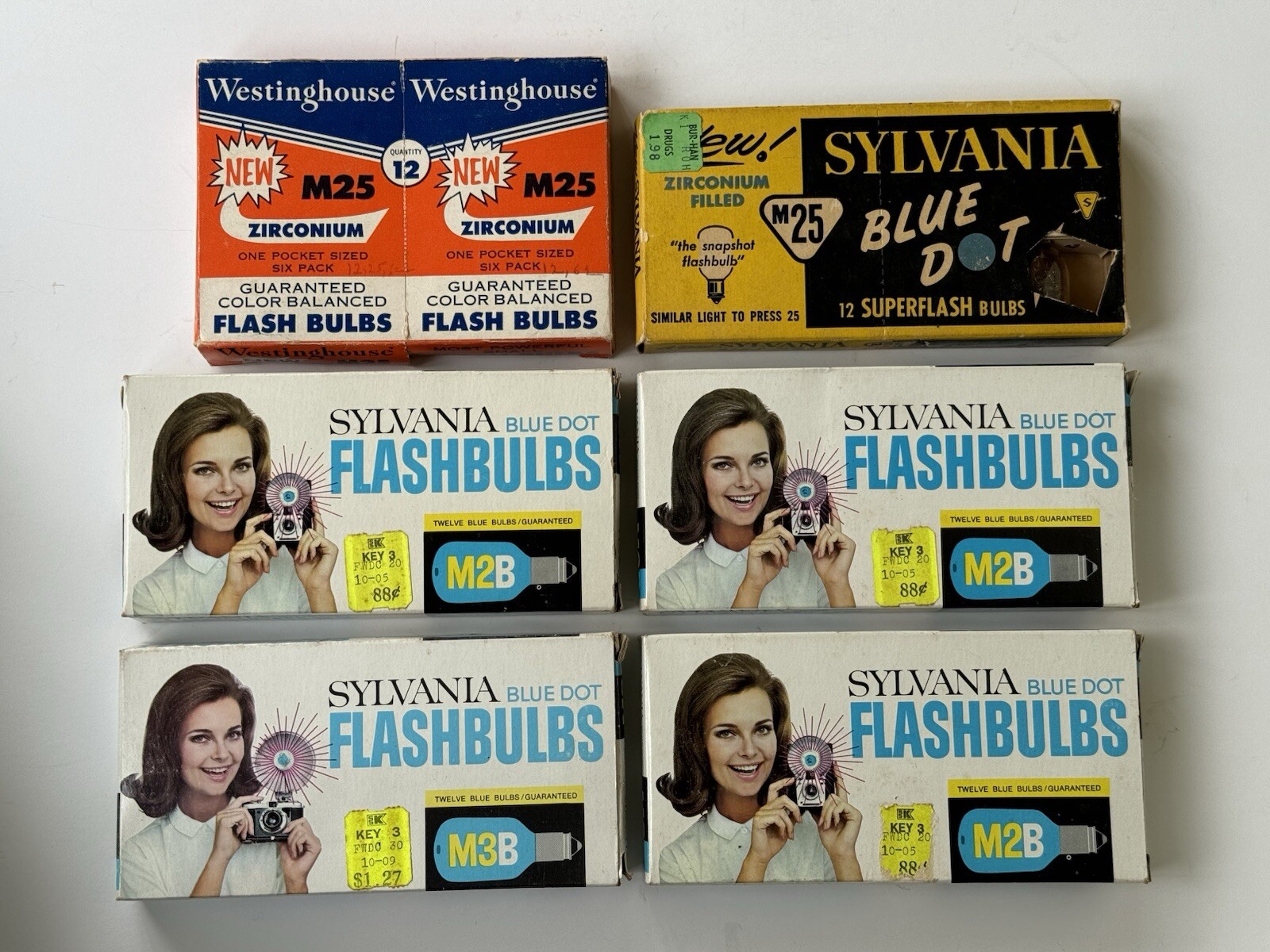 VINTAGE NOS 47 SYLVANIA M28 BLUE DOT FLASHBULBS 23 WESTINGHOUSE M25 BULBS