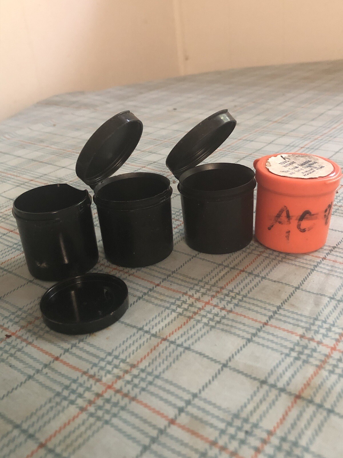 Vtg Film Canisters Plastic With Lids Orange Black Texas Academy Lot Of 55 *AS IS