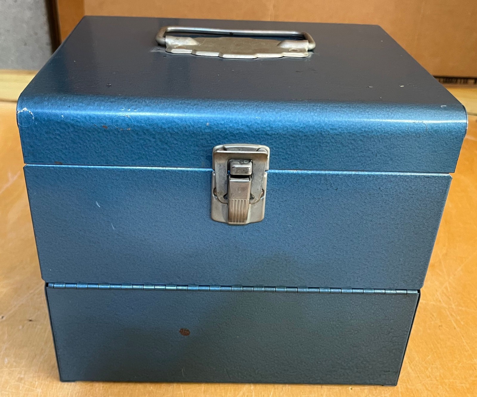 VTG Logan Deluxe Metal Movie Film Chest 12 Slots Box Storage + 9 Reels & Cases