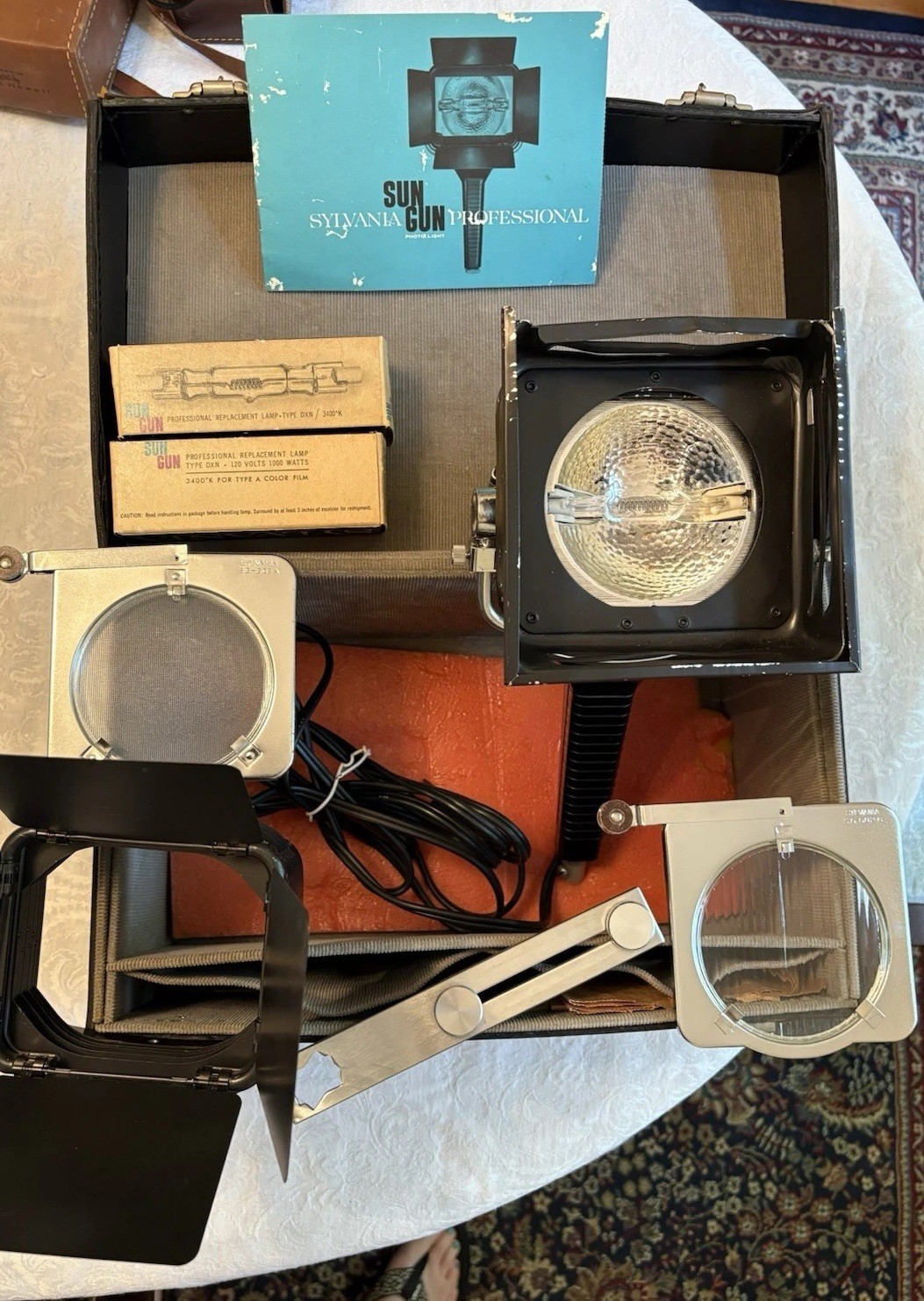Vintage Sylvania Sun Gun Model SG-60 Movie Light, 2 Lenses , Works, Free case
