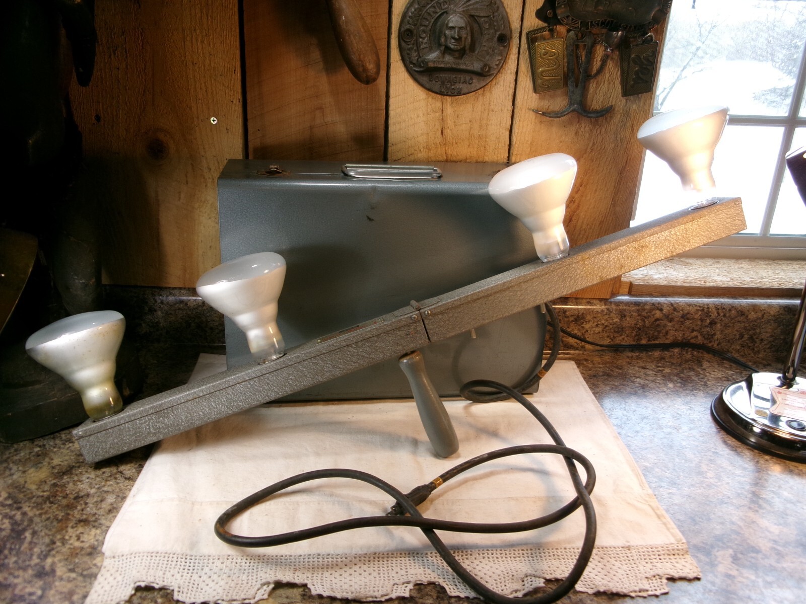 Vintage Arrow Compact-O-Lite Light Bar ~ Working