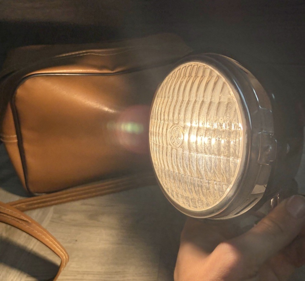 VTG Bell and Howell Movie Light 39891 Tested W Leather Case Vintage Retro Film