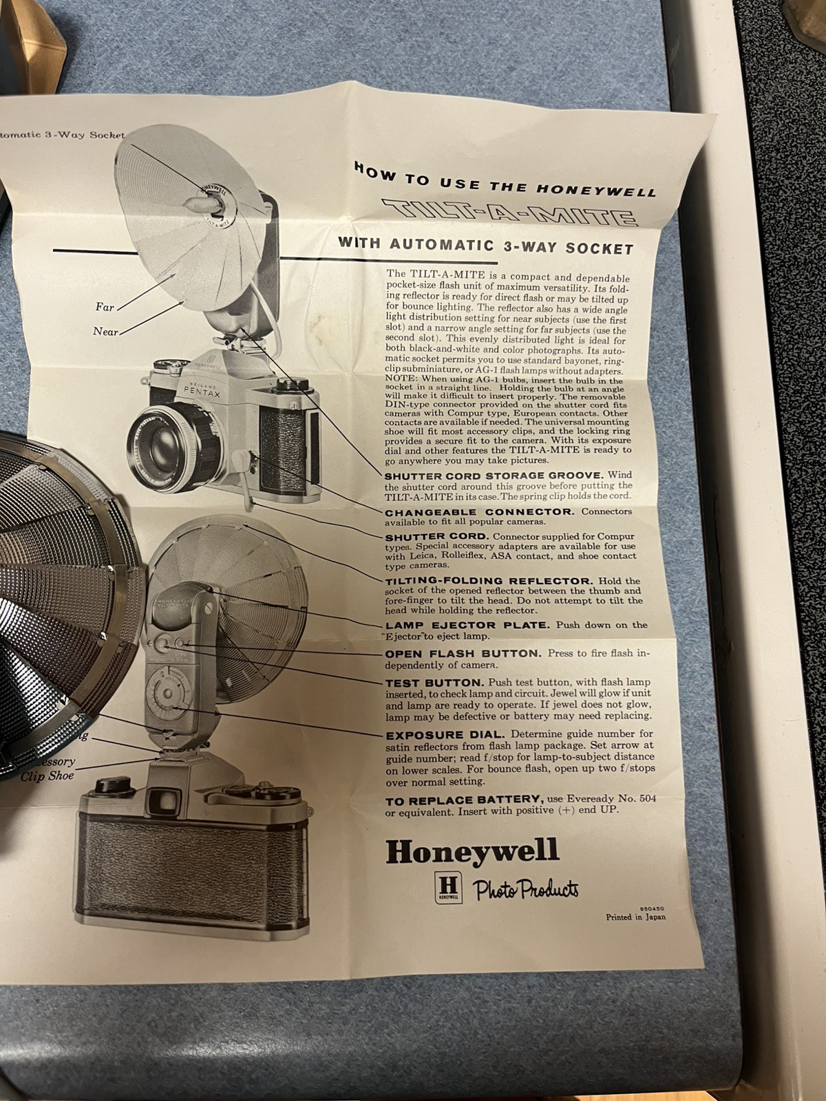 Vintage Honeywell Tilt-A-Mite Collapsible Flash Unit W/Instructions Untested