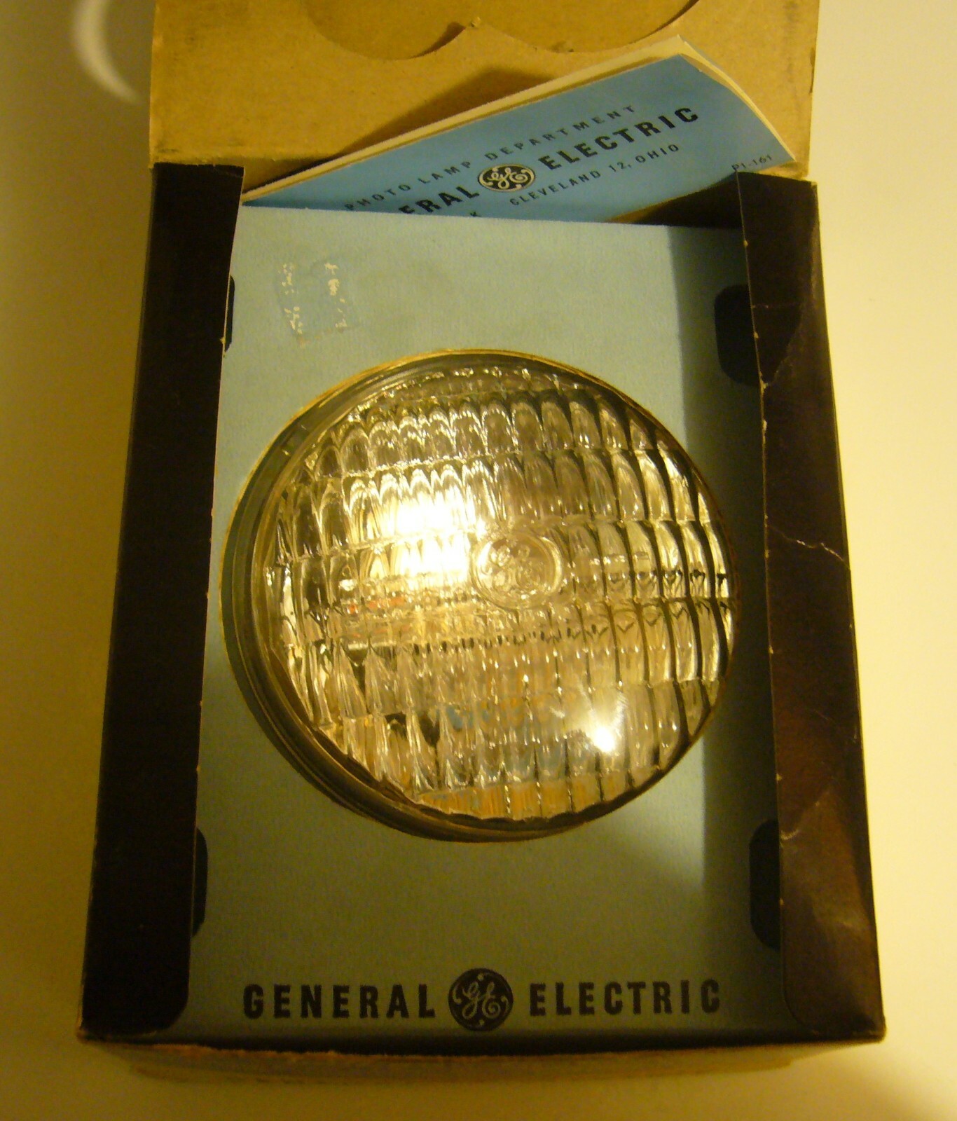 Vintage GE DXK 115-120V Uniflood Sealed Beam Home Movie Lamp