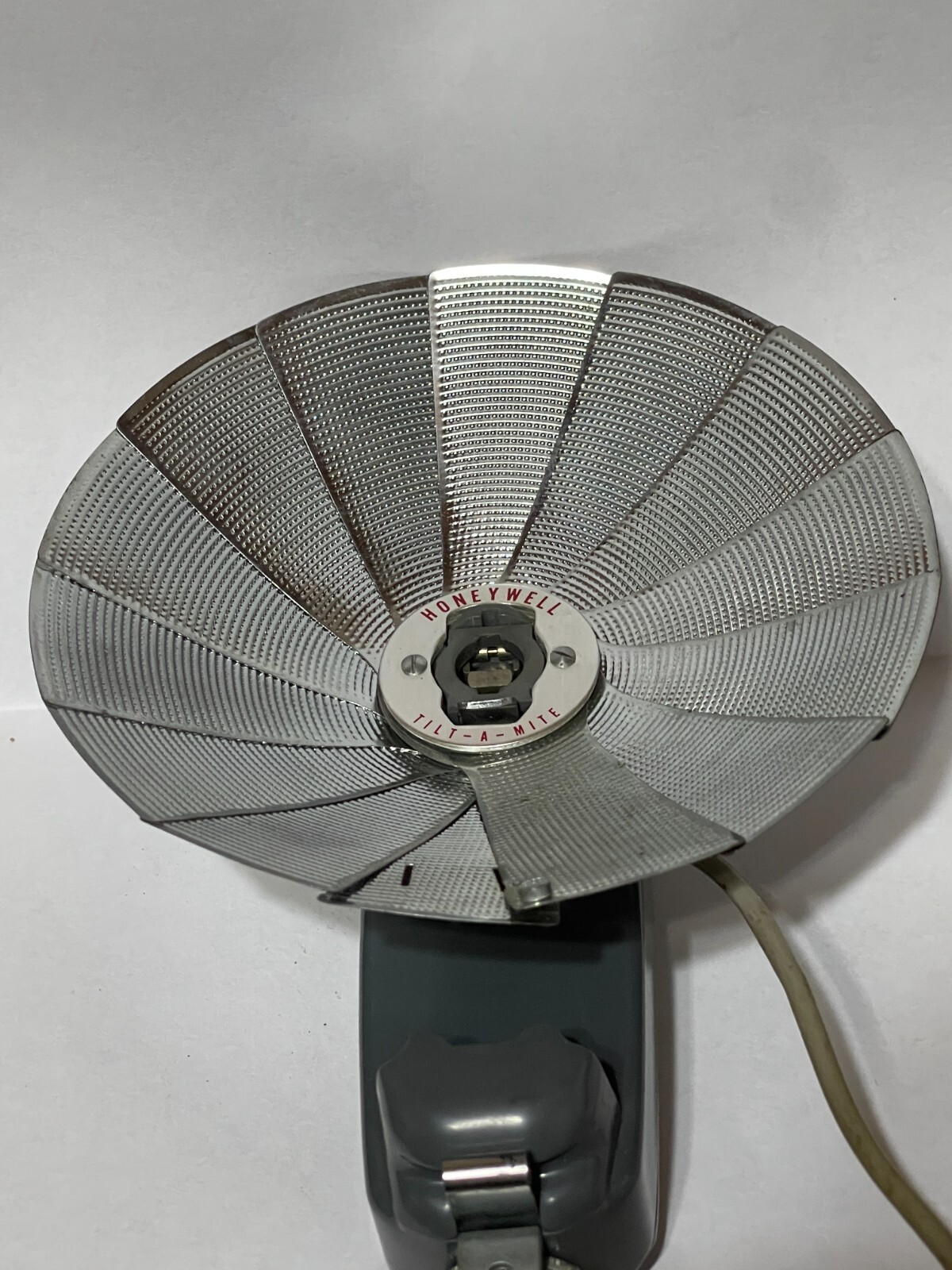 Vintage Honeywell Tilt-A-Mite Camera Flash Unit Collapsible Fan Japan 1950s