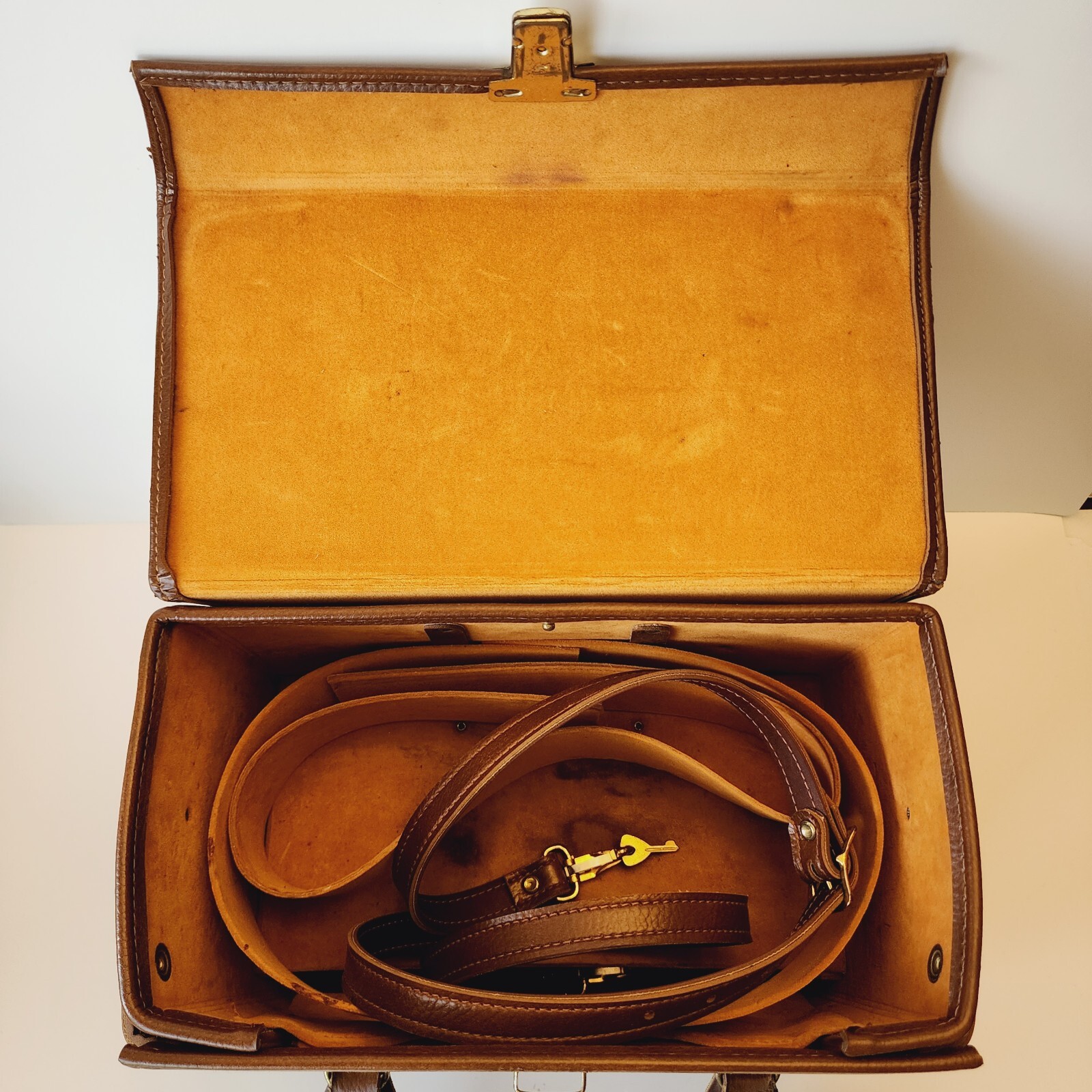 Vintage FOCAL Brown Leather Top & Front Opening Camera Case w/ KEY & Protectors!