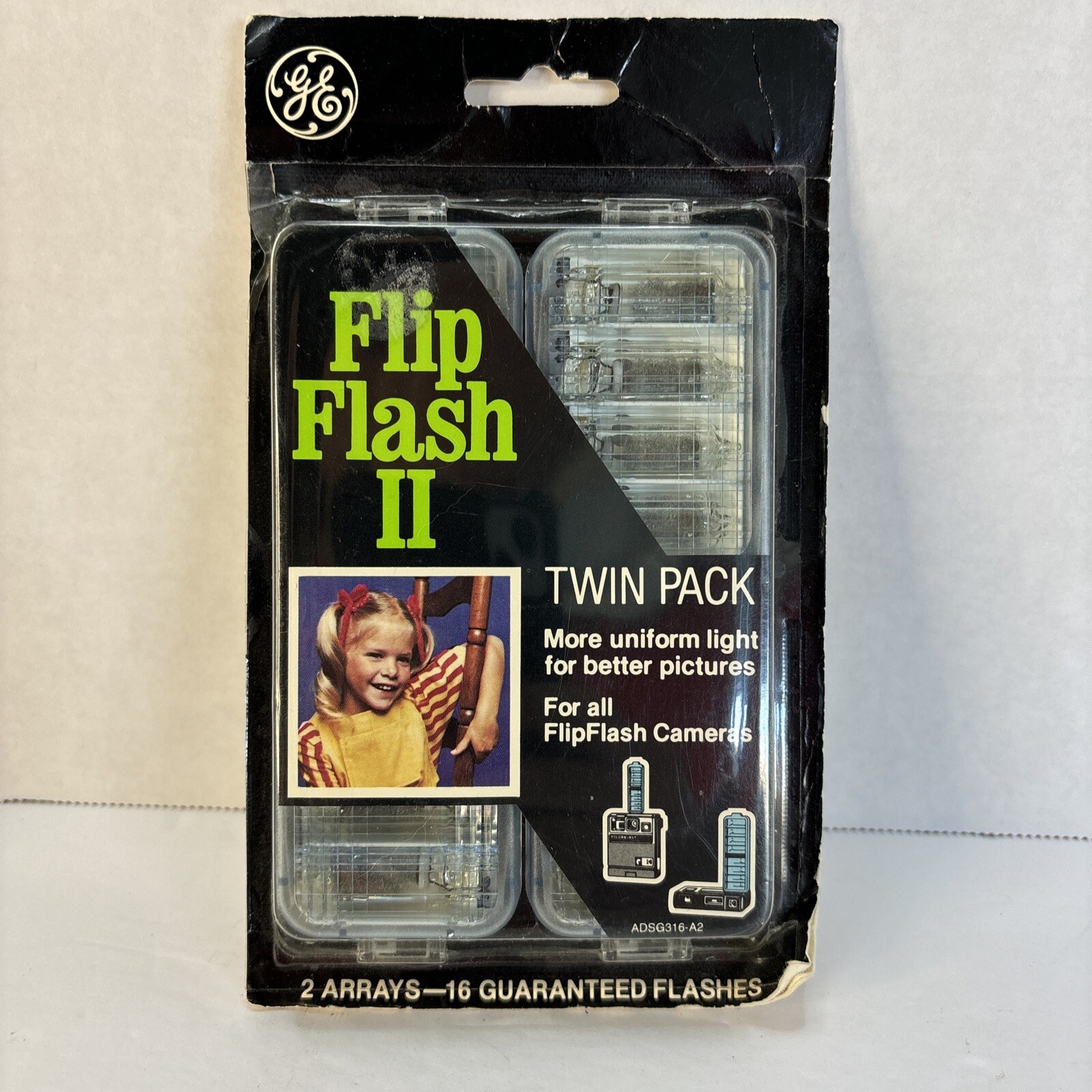 GE Flip Flash II Twin Pack Original Packaging 16 Flashes New Old Stock
