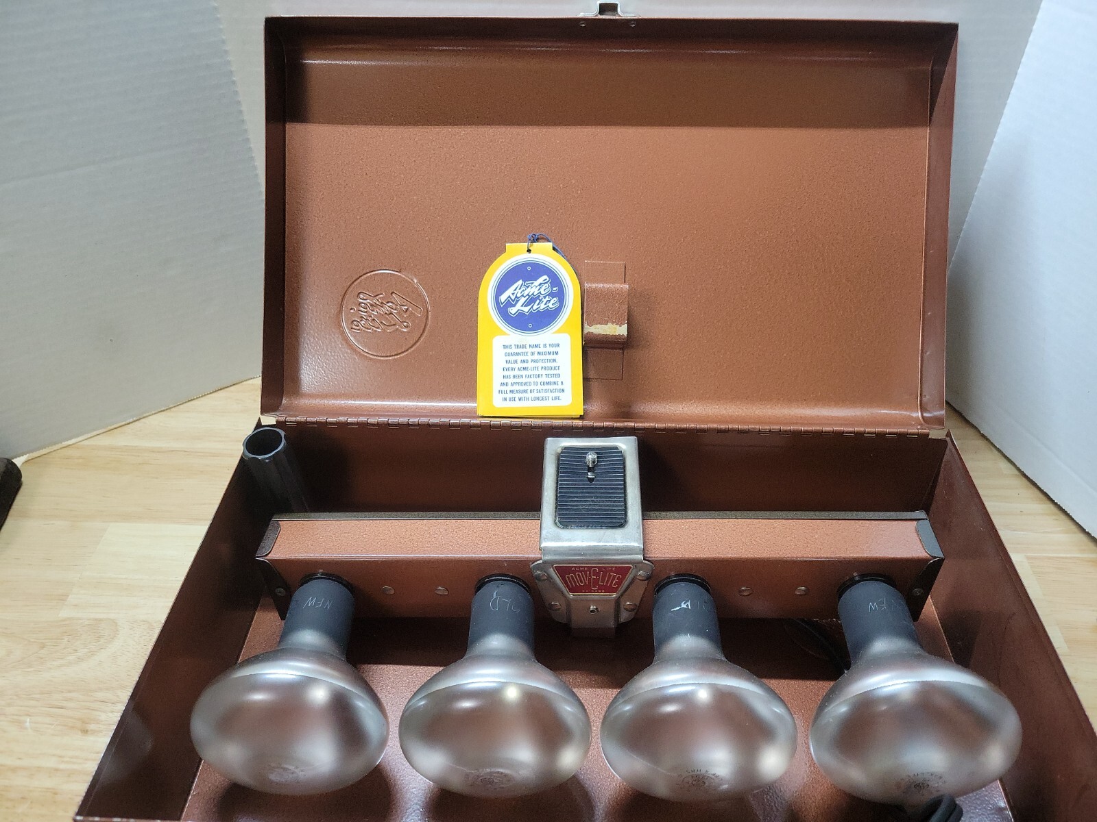 Vintage ACME Lite Mov-E-Lite With Metal Case~Nice Condition