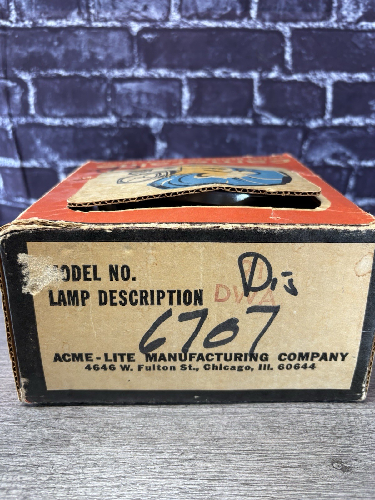 Acme-Lite Cameralite by GE Top Mount light for Super 8 Cameras