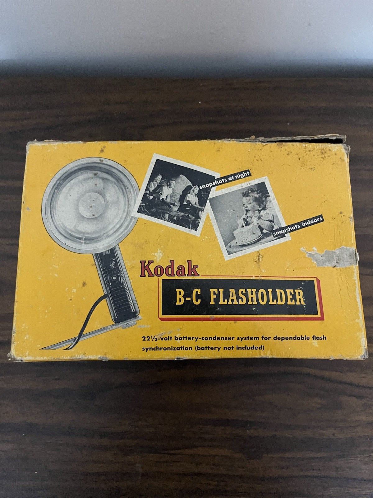 Isoflash-Rapid C Camera + Kodak B-C Flash Holder w/ Box & Bulbs – As-Is