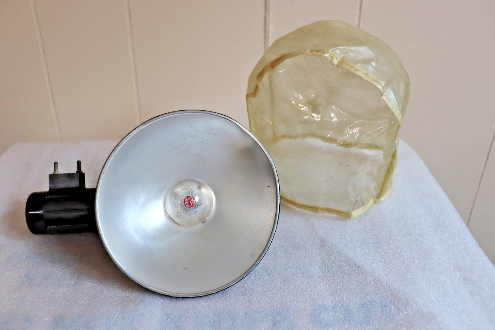 Vintage Argus Flash Bulb Unit For Camera – No Battery – Untested