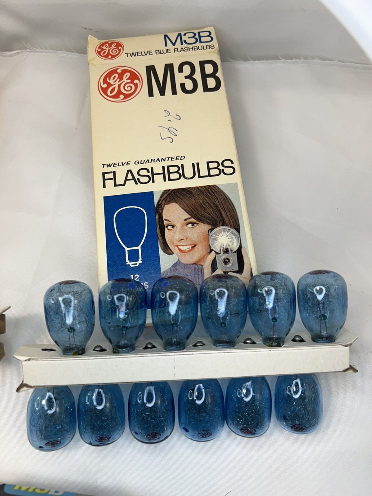 Vintage Lot of 20 GE & Sylvania M3B Camera Blue Dot Flashbulbs New in Box