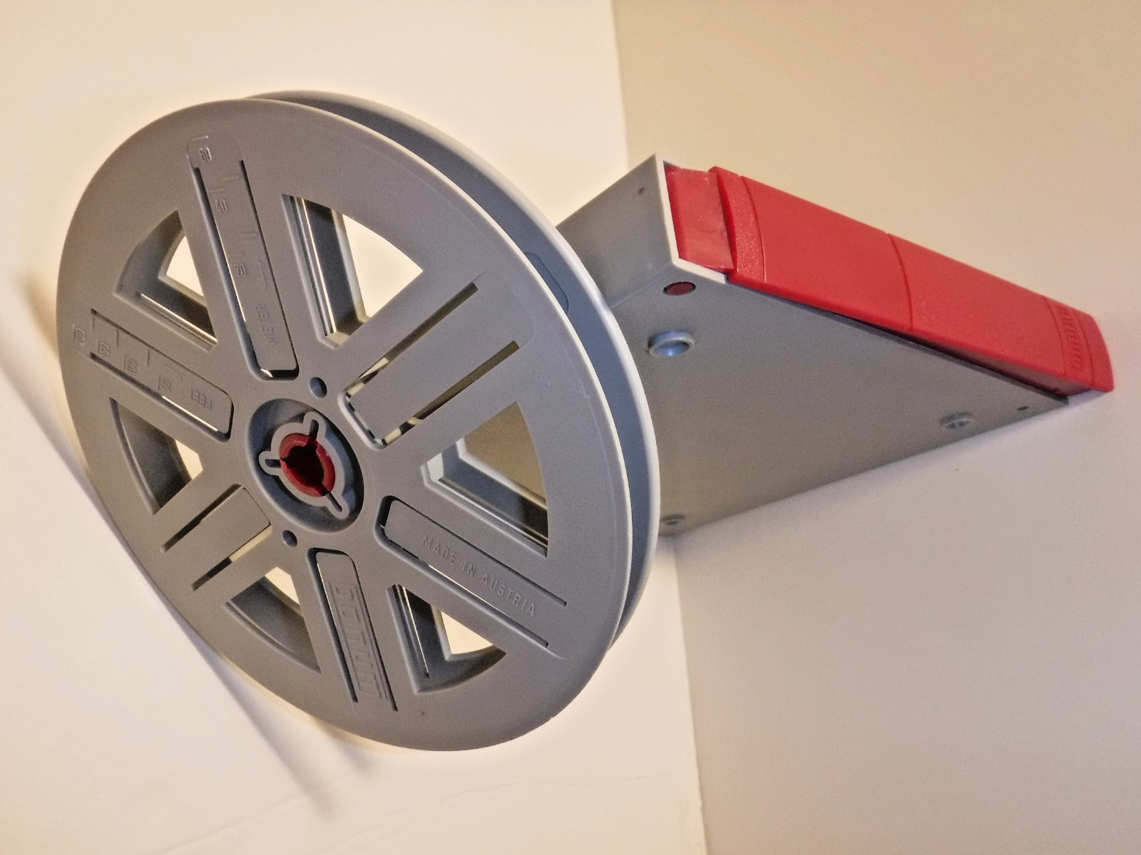 Lot Of Four 8mm Reels With Cases Kenco Metal And Bonum Plastic Vintage 📽️
