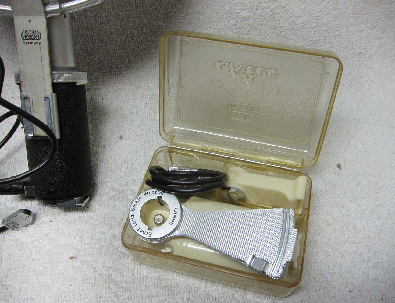 TWO Vintage Leitz LEICA FLASH Units CEYOO & CHICO for Screwmount Camera