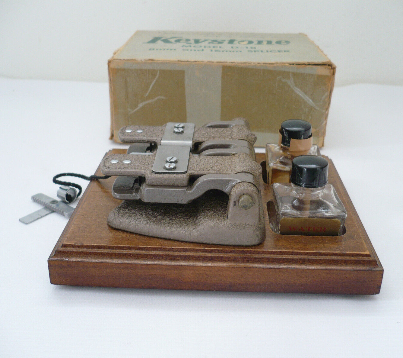 Vintage Keystone 8mm & 16mm Splicer Model D-18 w/Bottles, Instructions, Box
