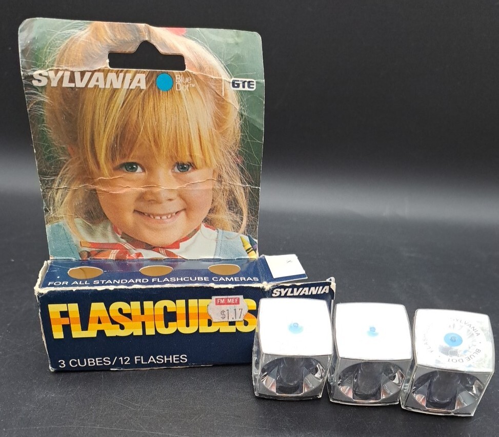 Vintage Sylvania GTE Blue Dot Camera Flash Cubes 3-Pack 12 Flashes USA