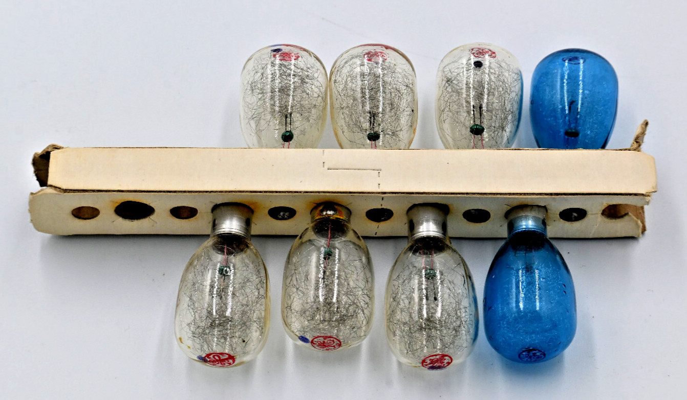 Vintage GE (6) M3 and (2) M3B Flashbulbs With Box