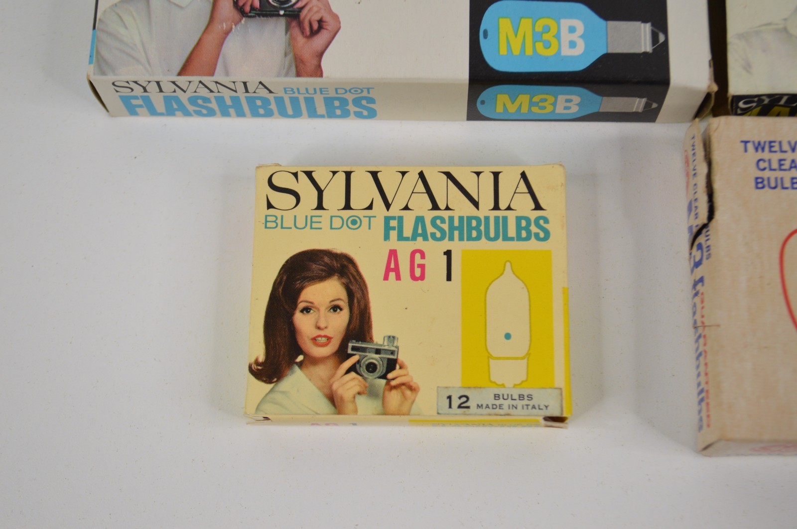 Lot of M3 M3B AG1 Flashbulbs Flash Bulbs for Film Cameras GE Sylvania Blue Dot