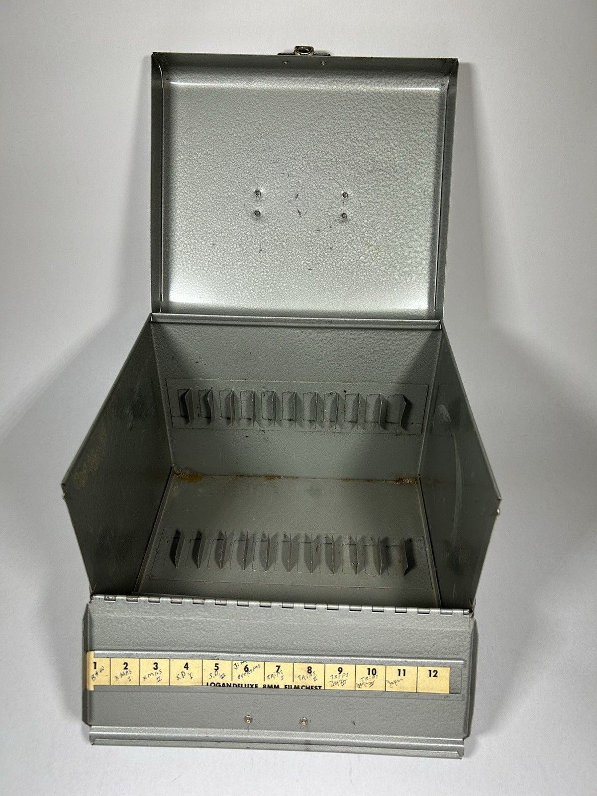 Vintage Reel to Reel Tape Metal Carrying Case with 17 Used Reels 40’s 50’s 60’s