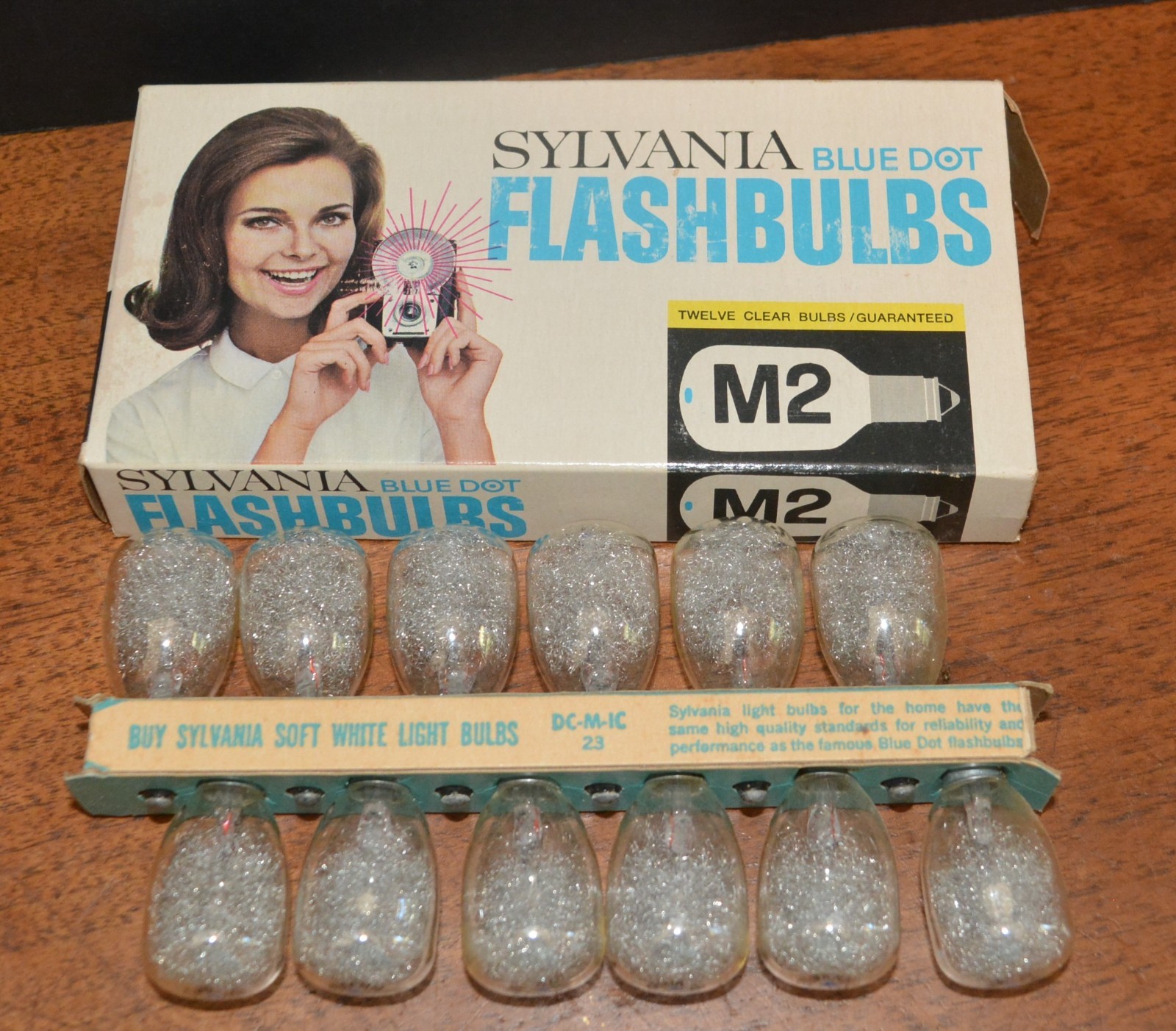 VTG SYLVANIA BLUE DOT M2 FLASHBULBS (23) NOS