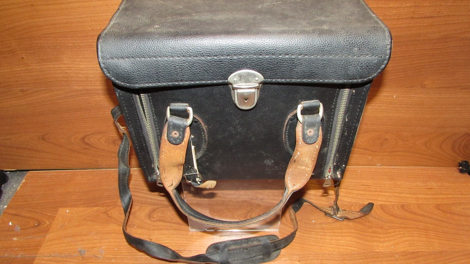 Vintage black leather camera Kali-Bag for Graflex medium format cameras, others
