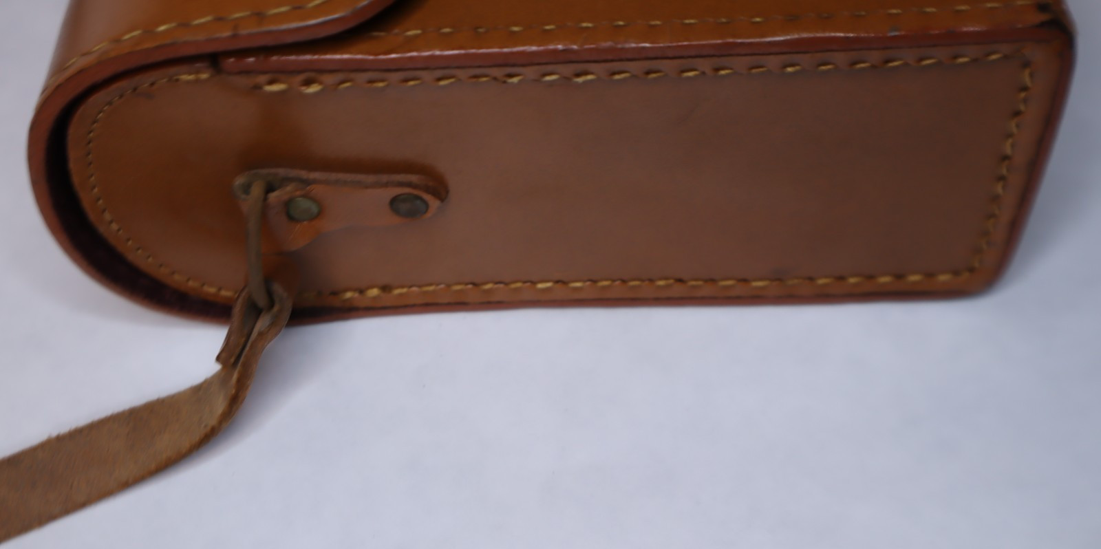 Vintage leather case w/ carry strap For 8 Mm Movie Camera Camel cowhide USA