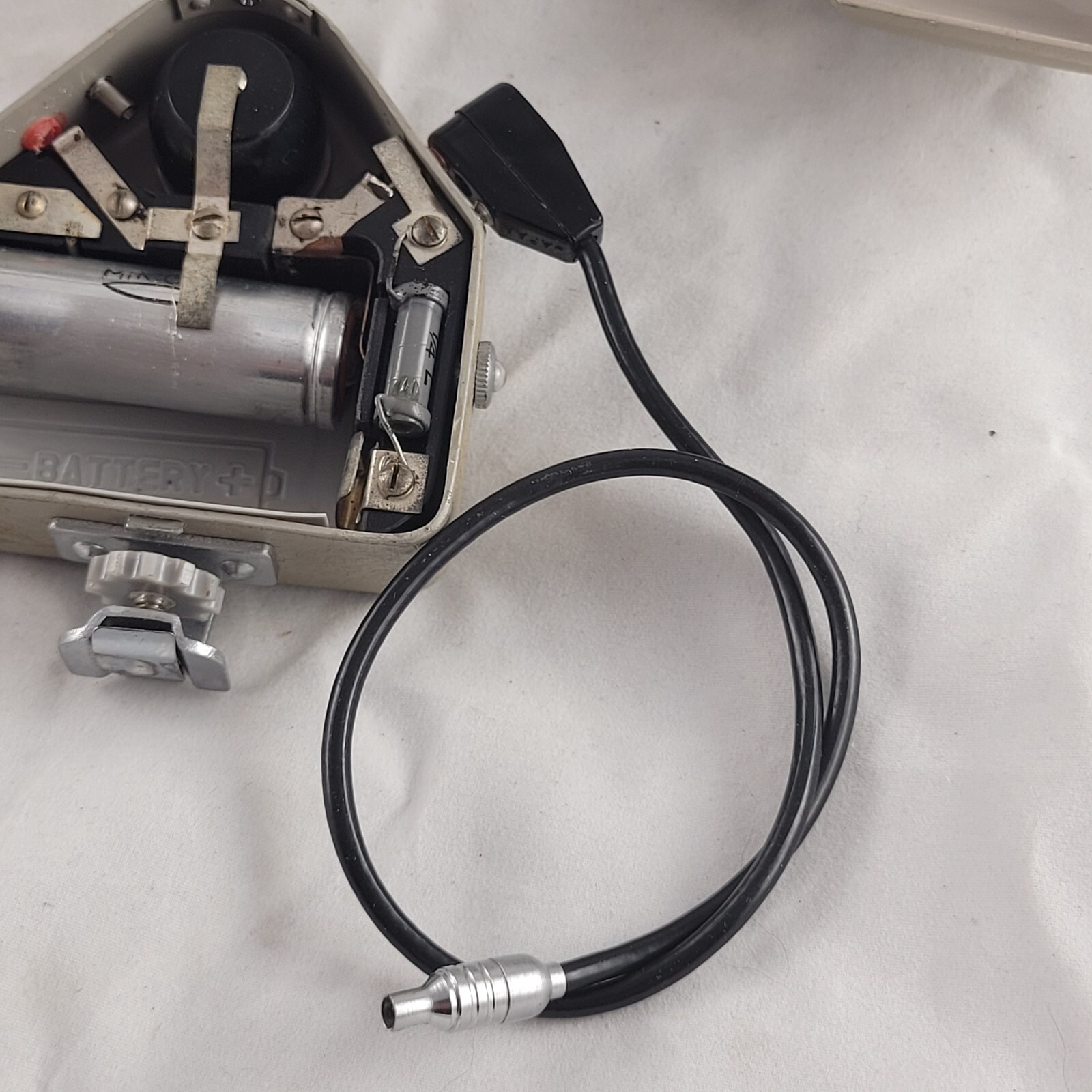 Vintage Minicam Handiflash Synchron Jr Flash Bulb Housing w/Cord & Case Retro