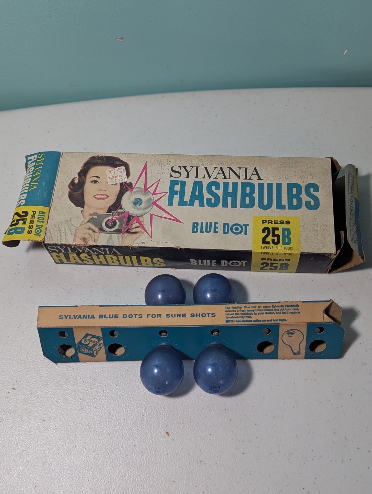Sylvania Blue Flashbulbs 4 Bulbs Total With Box Vintage