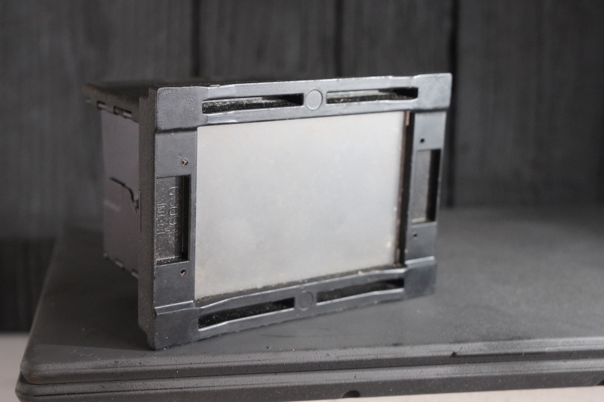 Graflex 2¼ x 3¼ Focusing Panel with Removable Hood in Original Box – (NJL030137)
