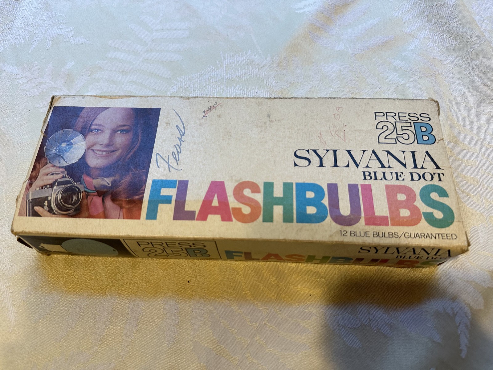Vintage Sylvania Blue Dot Press 25B Flashbulbs 12 bulbs