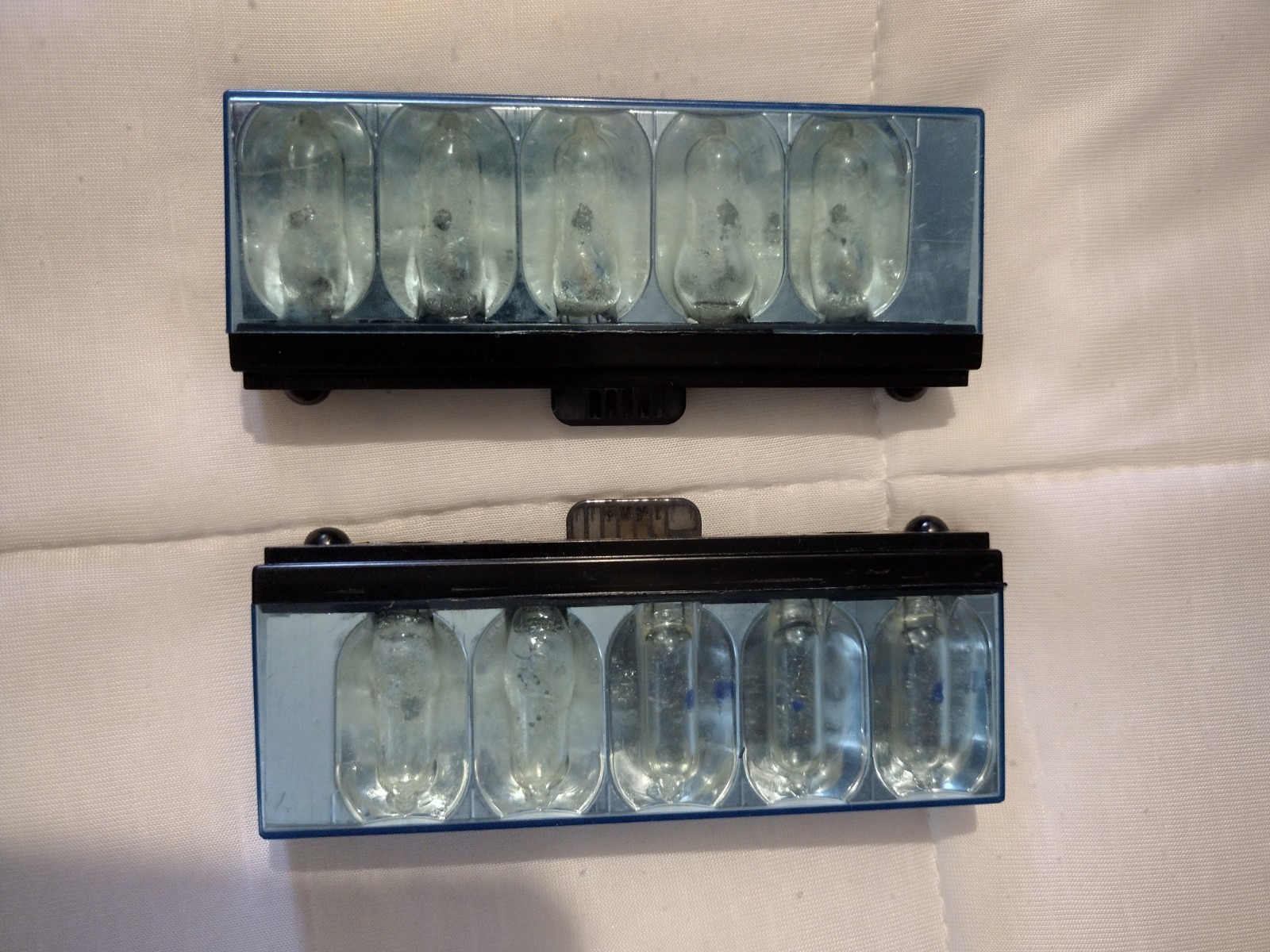 2 Vtg Sylvania Flash Bar 8 Flashes