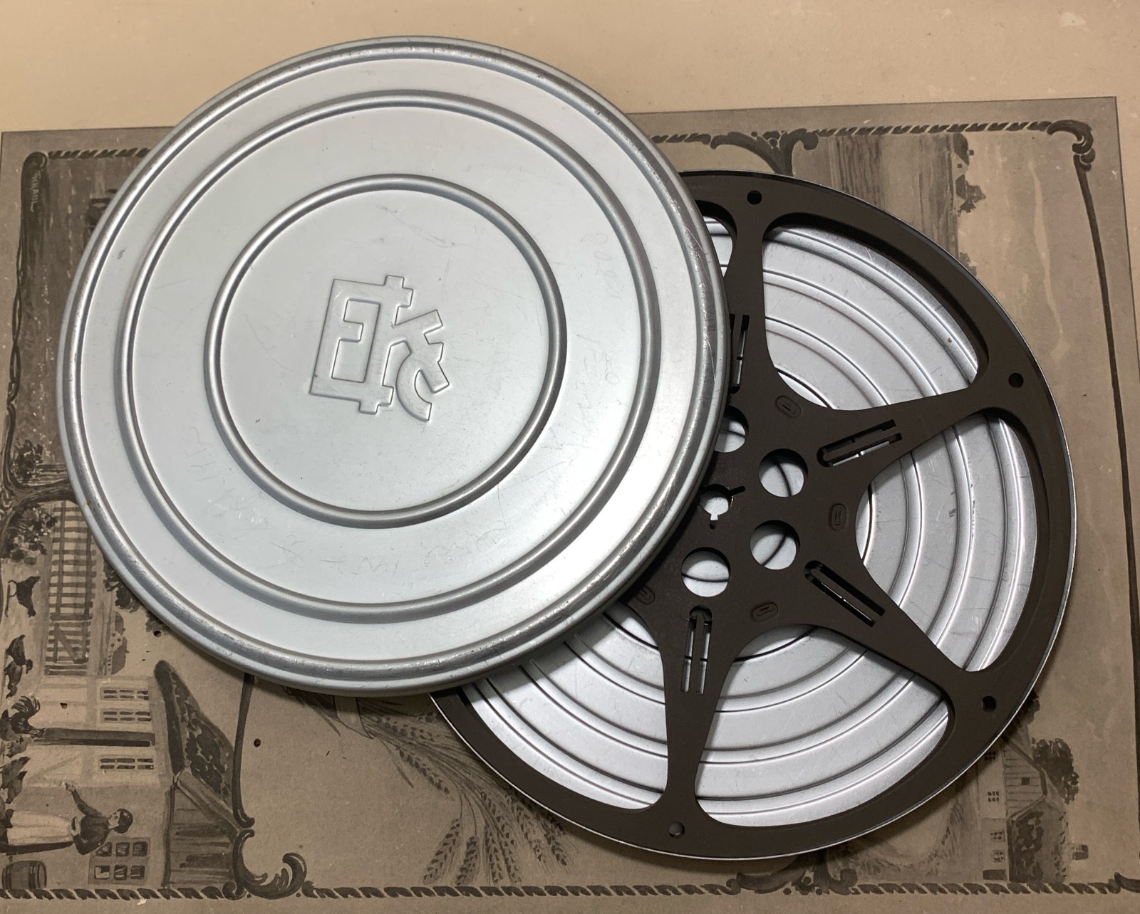 Vintage Eastman Kodak Metal Film Reel W Tin Canister for 8mm, 7″ Holds 400ft