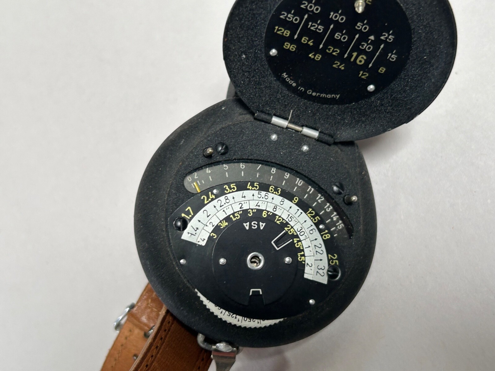 Vintage BERTRAM Chronos LIGHT METER GERMANY With Wrist Band (A7)