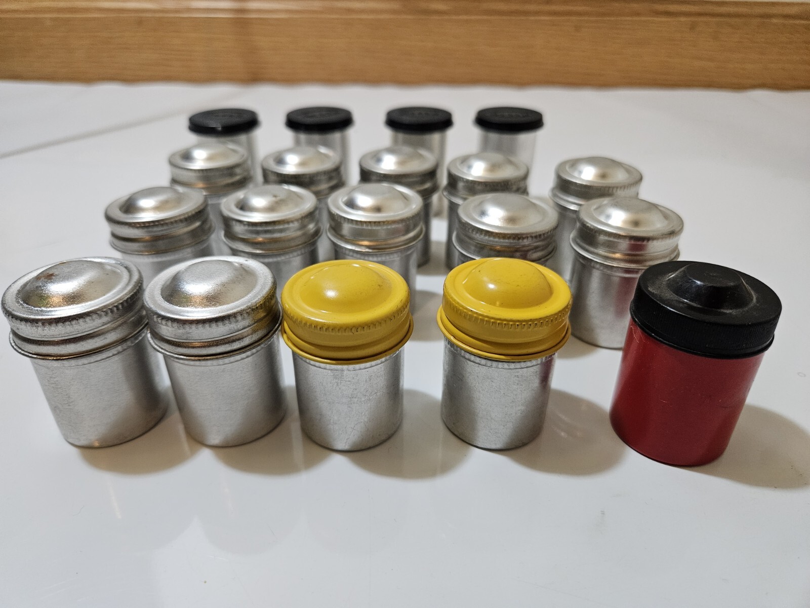 19 Tin Film Canisters Lot 4 W/ Plastic Press Lids 15 W/ Screw Cap Tops VTG 35mm