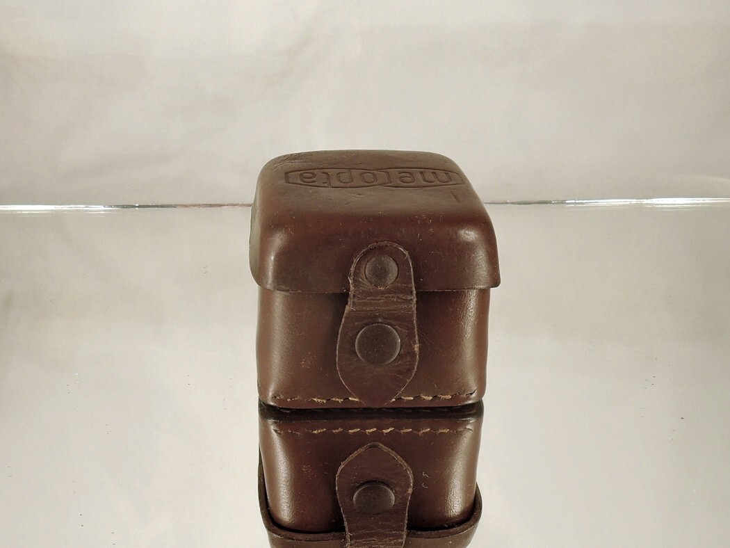 FLEXARET MEOPTA Leather box for a square lens hood B40 and four filters B36 used