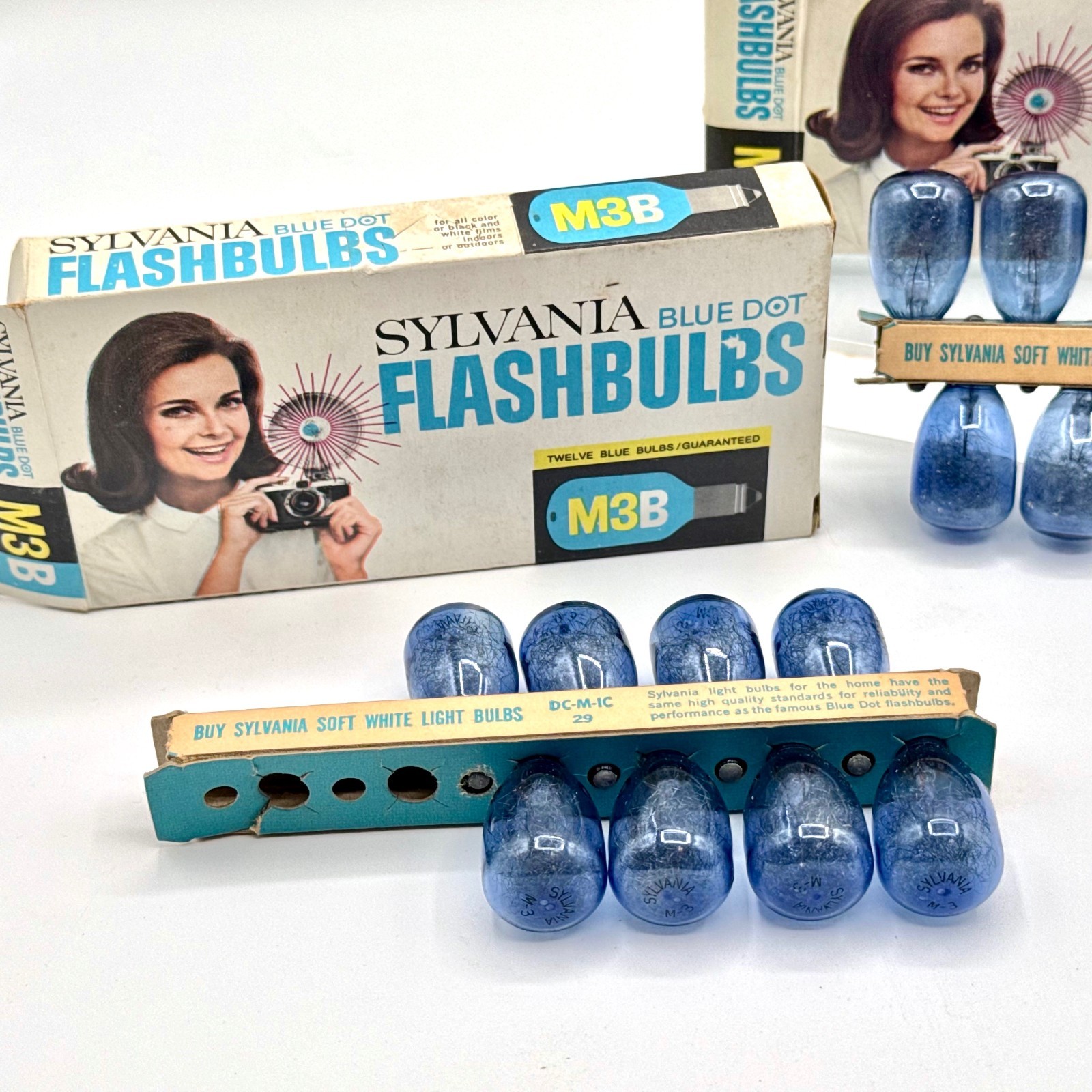 Vintage Sylvania Blue Dot Flashbulbs M3B Lot w/ Boxes Untested Camera