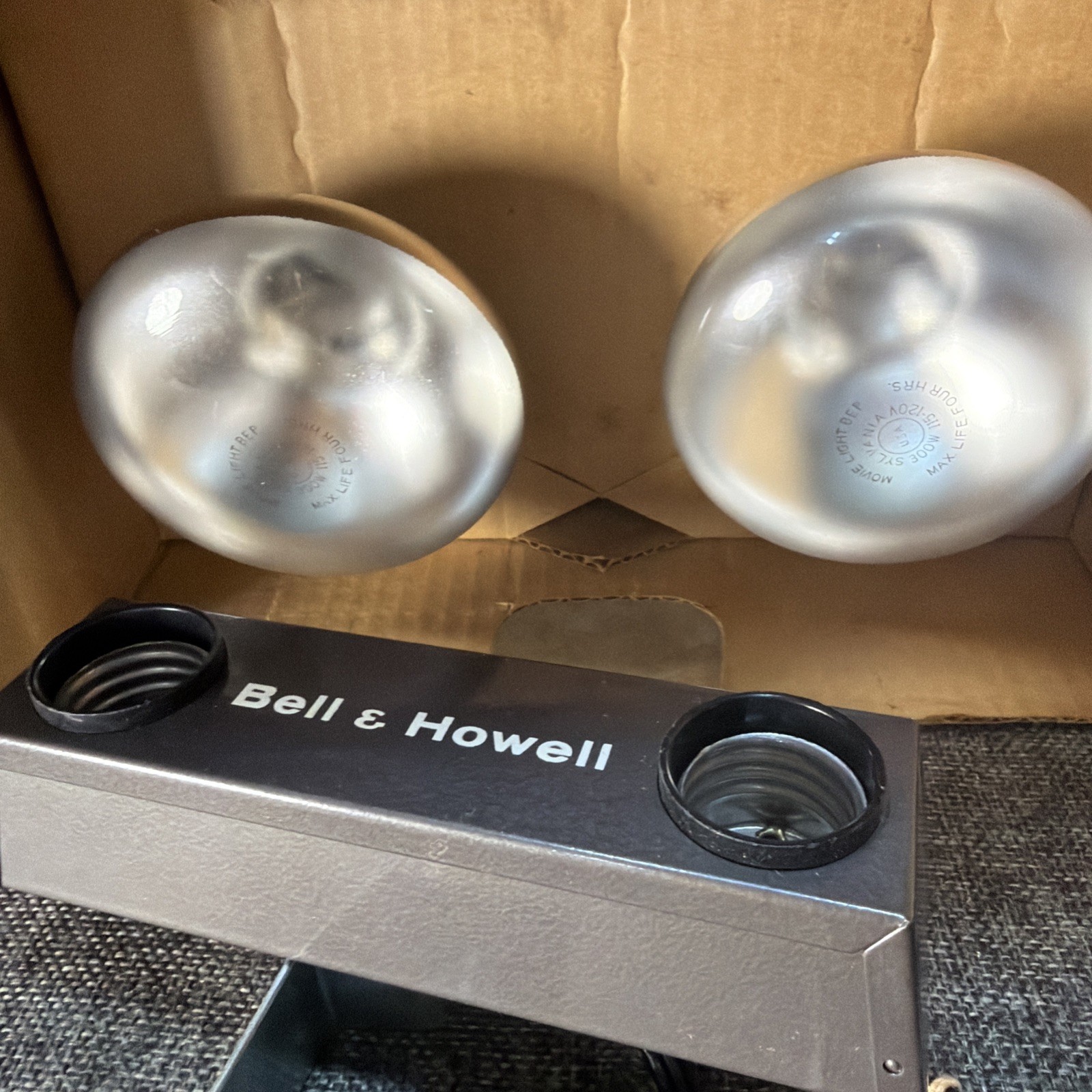 Bell And Howell Light Bar And Flood Lamps 012955 NOS Sylvania Movie Light Bep