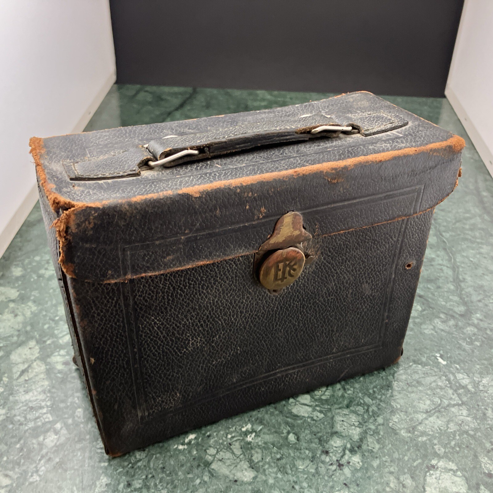Vintage Eastman Kodak Co EKC 1A Series Case w Embossed Latch and Original CINE