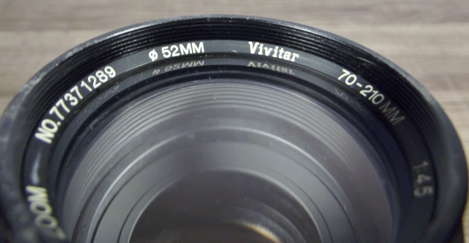 Vivitar Macro Focusing Zoom 70-210mm 1:4.5 Camera Lens P/K Mount 52mm Japan