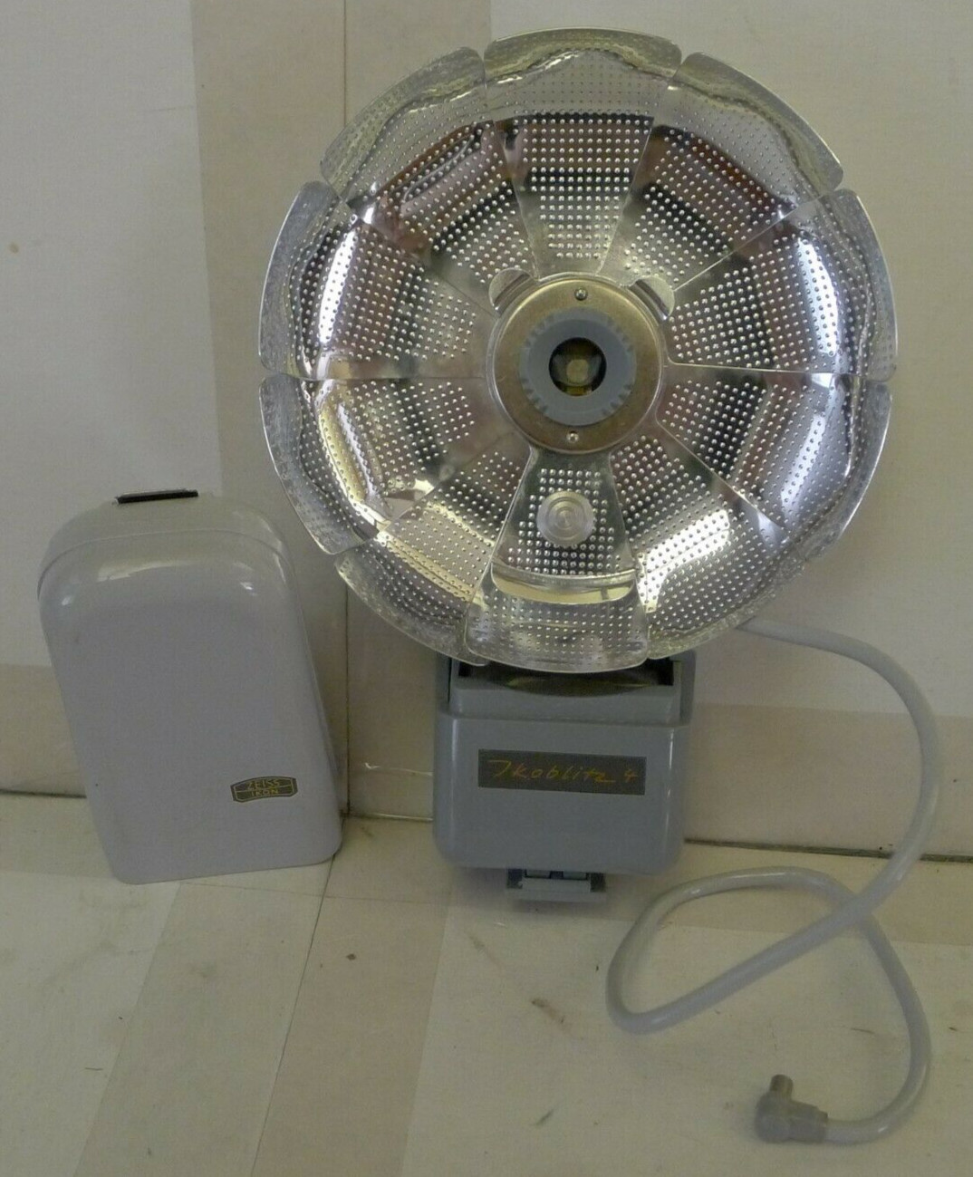 Zeiss Ikon Ikoblitz 4 Echoblitz Bounce Flash Made in Germany – Vintage – WORKS