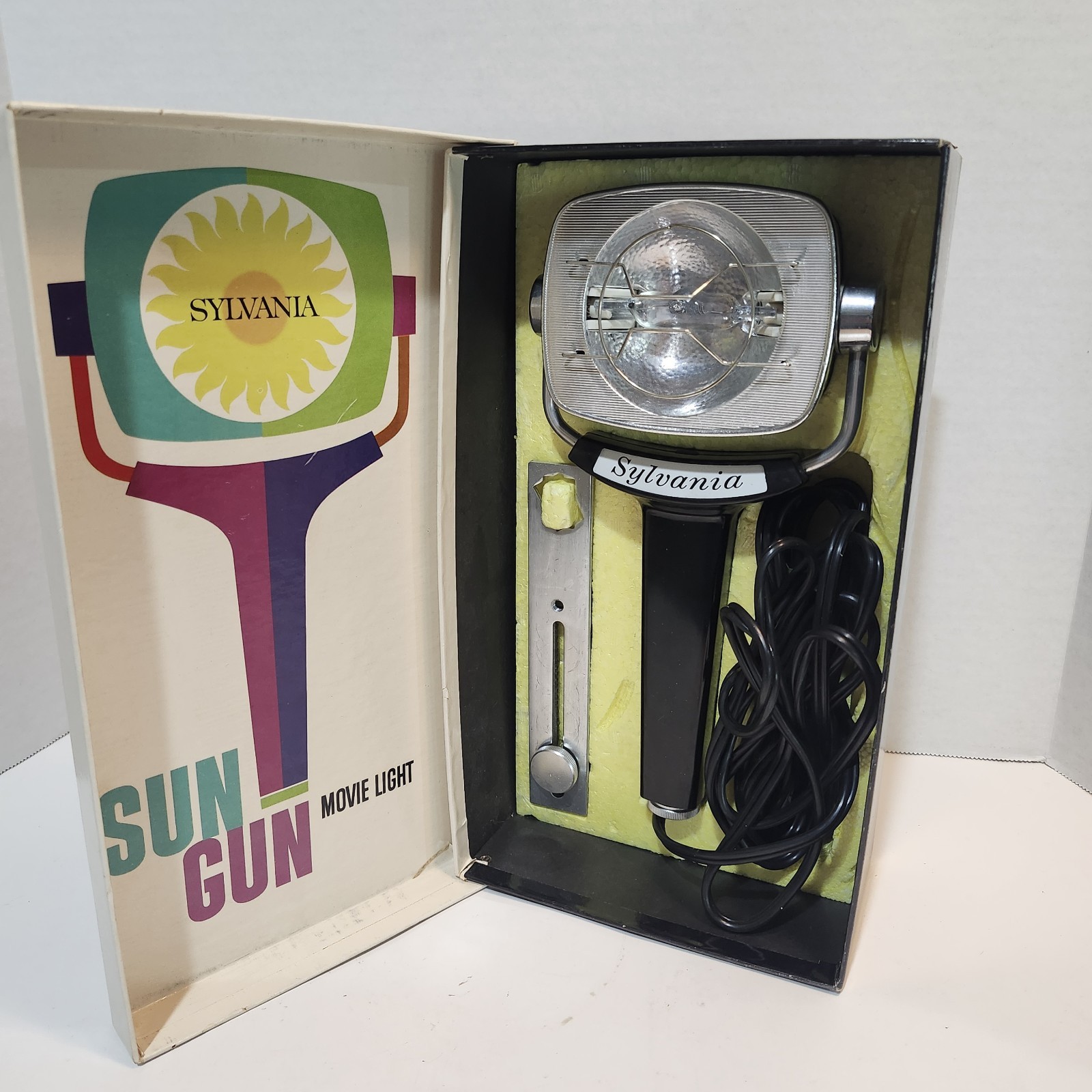 Vintage Sylvania Sun Gun Movie Light SG-50 Handheld Video Camera Lamp Tested